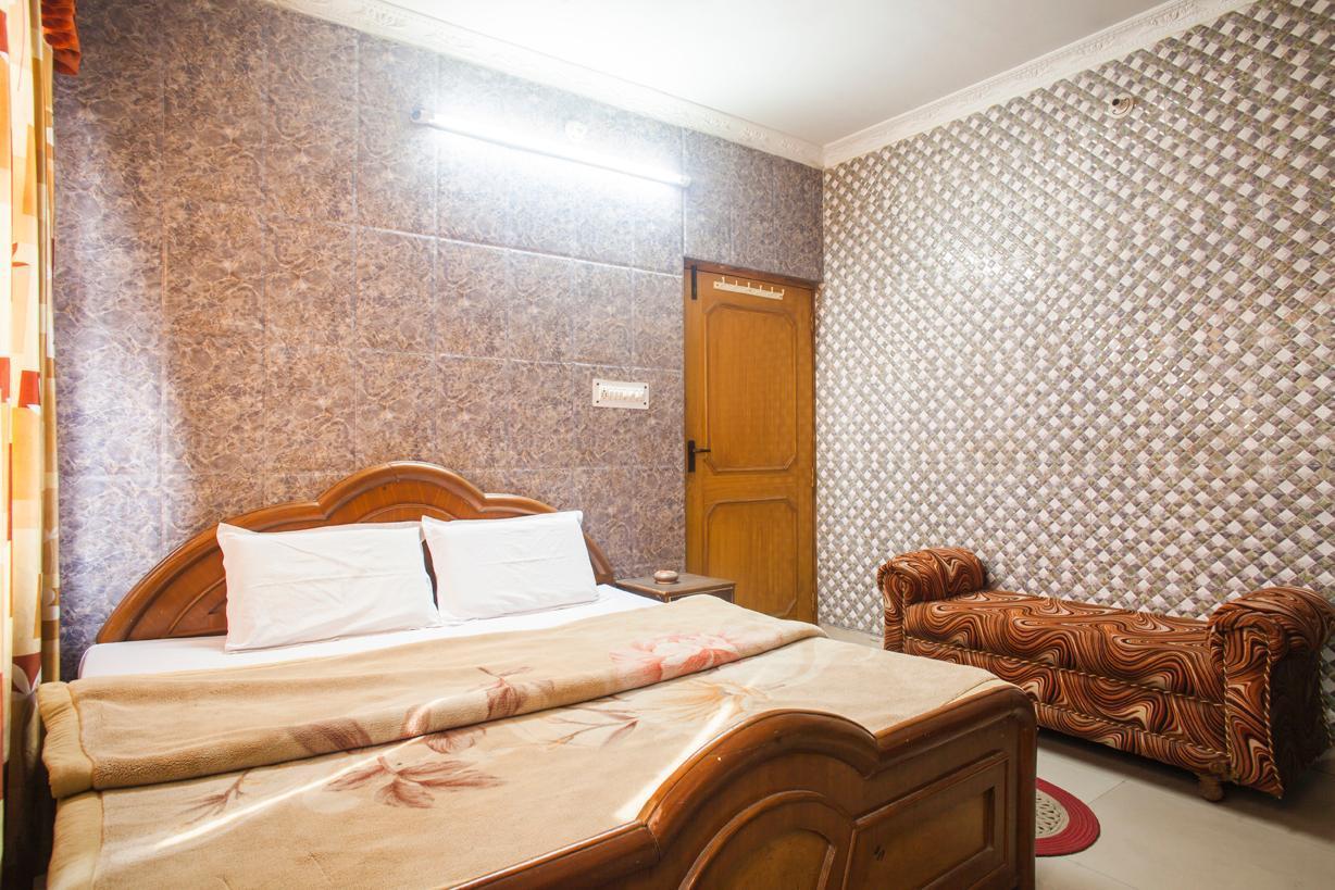 מיראט Hotel Grant Deluxe מראה חיצוני תמונה